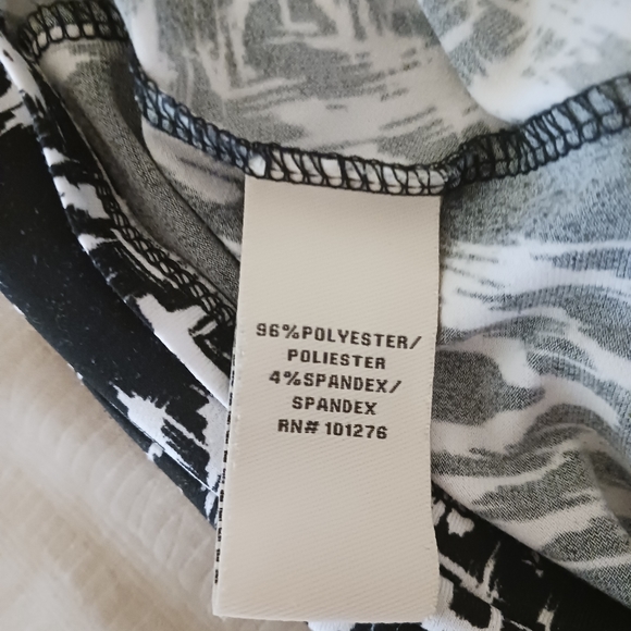 eci New York Top Ikat black Handkerchief hem sleeveless Flowy size Medium - Picture 4 of 5